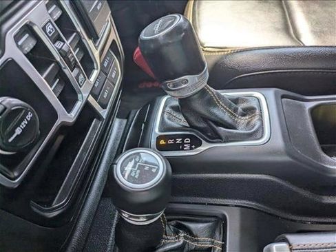 Used 2021 Jeep Gladiator Overland image 13