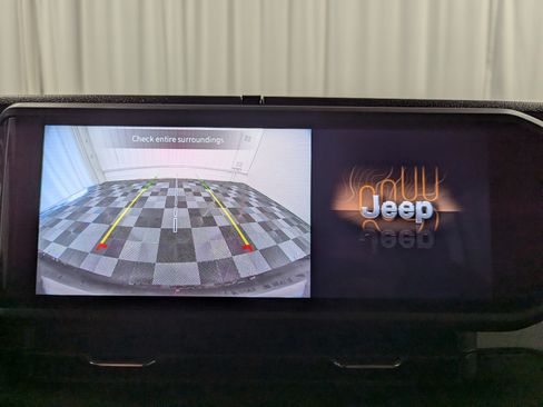 Used 2025 Jeep Wrangler Unlimited Sport AWD/4WD image 26