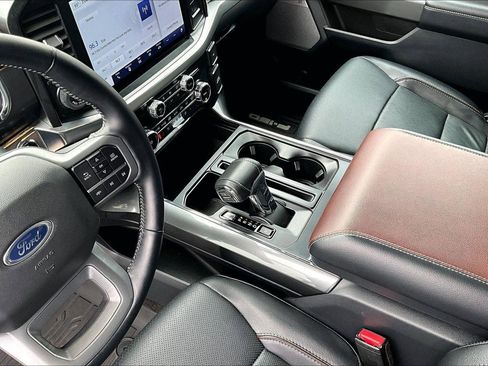 Used 2022 Ford F150 Lariat w/ Max Trailer Tow Package image 15