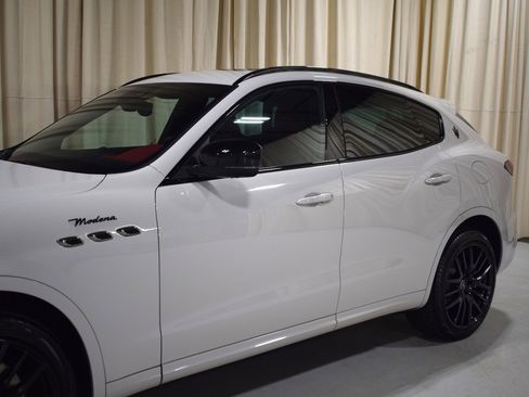 Certified 2022 Maserati Levante Modena image 2