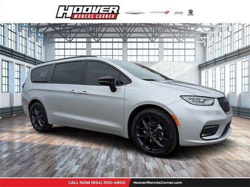 New 2026 Chrysler Pacifica Select w/ S Appearance Package image 1
