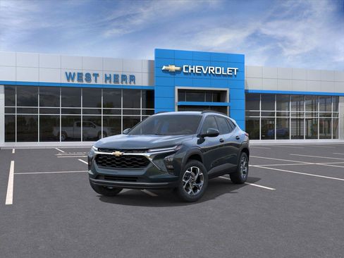Used 2026 Chevrolet Trax LT w/ Driver Confidence Package FWD image 8