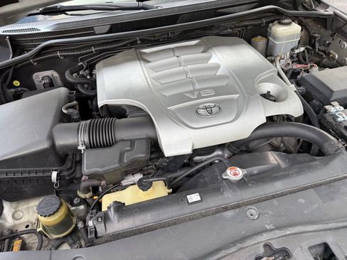 Used 2009 Toyota Land Cruiser image 68