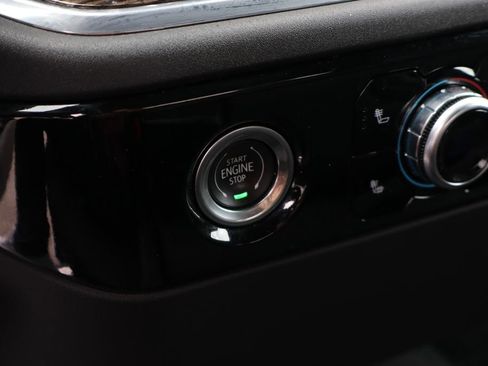 Used 2024 GMC Sierra 1500 Elevation image 17