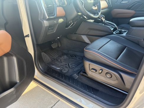 Used 2023 GMC Canyon AT4 w/ AT4 Premium Package image 7