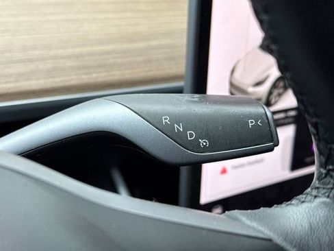Used 2021 Tesla Model Y Long Range AWD/4WD image 19