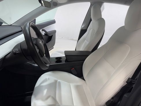 Used 2021 Tesla Model Y Long Range image 11