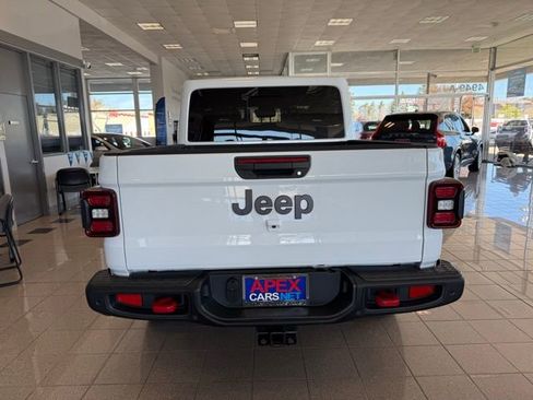 Used 2020 Jeep Gladiator Rubicon image 4