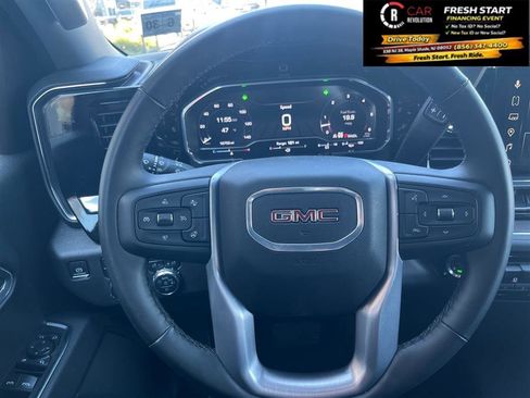 Used 2025 GMC Sierra 1500 SLT image 24