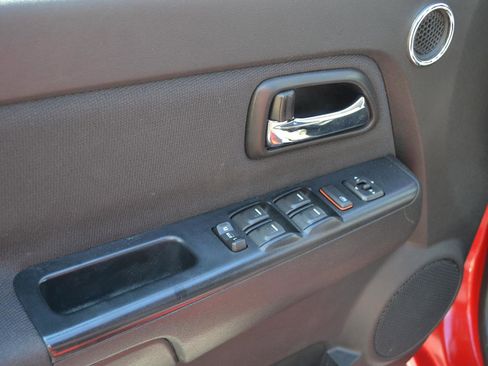 Used 2012 Chevrolet Colorado LT AWD/4WD image 16