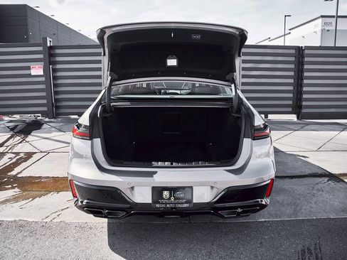 Used 2024 BMW 760i xDrive AWD/4WD image 17