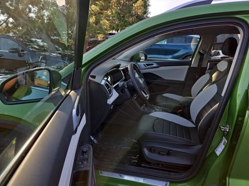 New 2025 Volkswagen Taos SEL image 14