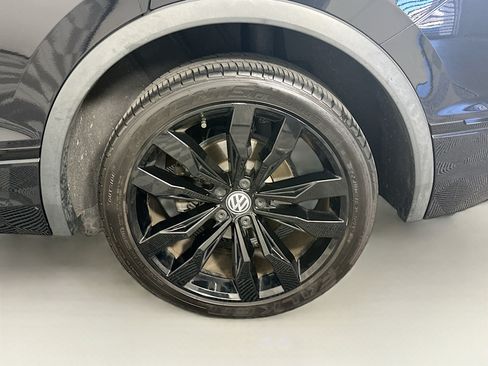 Used 2021 Volkswagen Tiguan SE R-Line FWD image 11