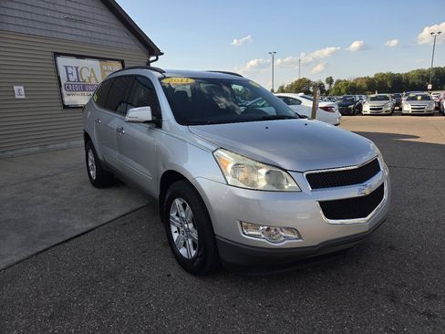 Used 2011 Chevrolet Traverse LT w/ Personal Connectivity Package image 3