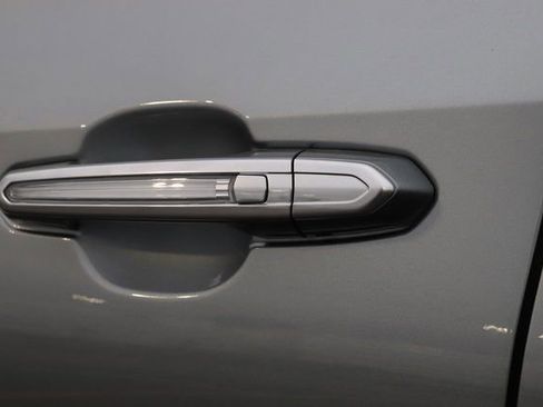 Used 2025 Cadillac XT4 Premium Luxury image 10