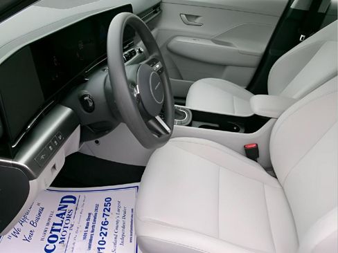 Used 2026 Hyundai Kona SE FWD image 13
