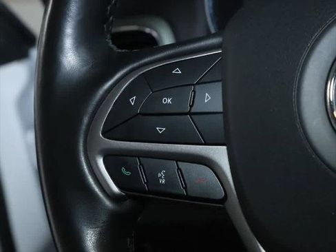 Certified 2021 Jeep Grand Cherokee Laredo X image 22