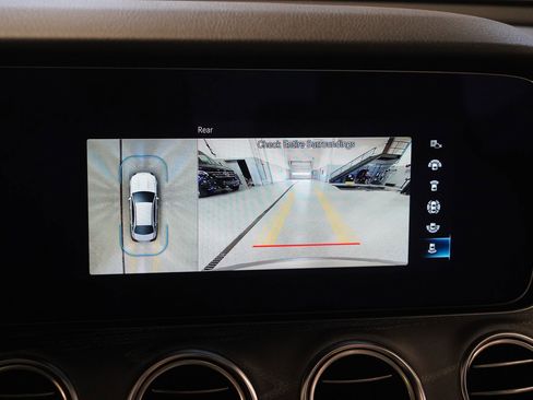 Used 2022 Mercedes-Benz E 350 4MATIC Sedan image 25