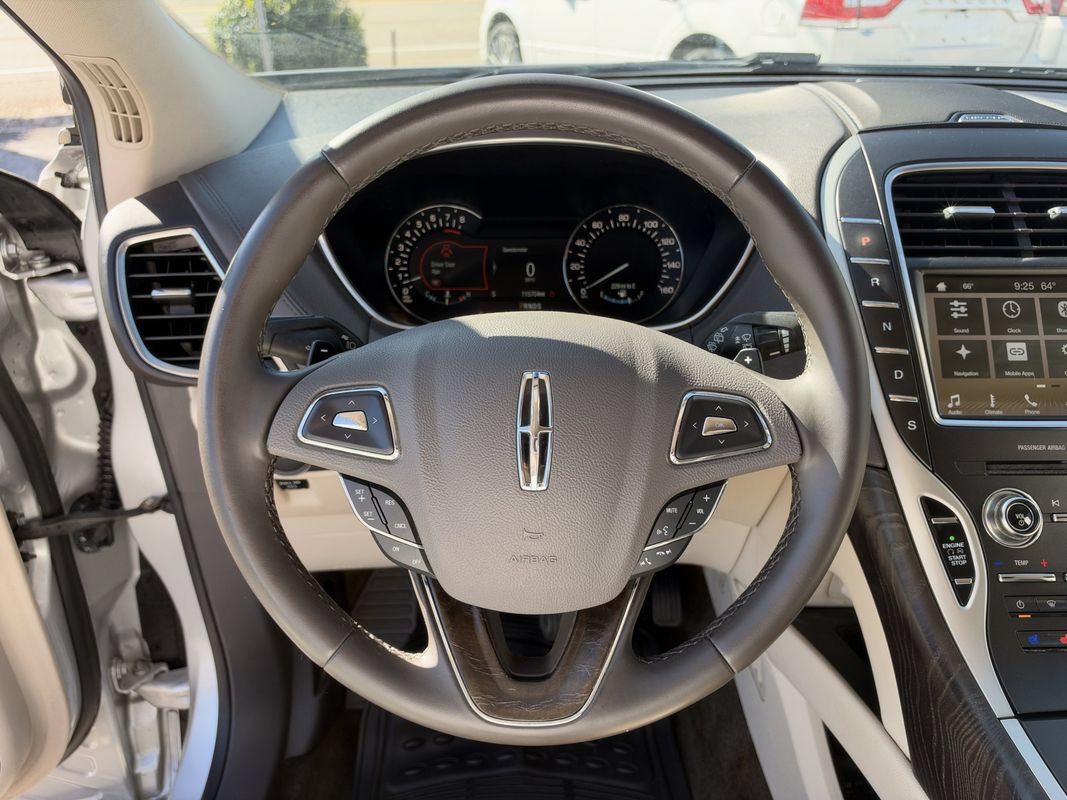 Used 2018 Lincoln MKX Reserve FWD image 17