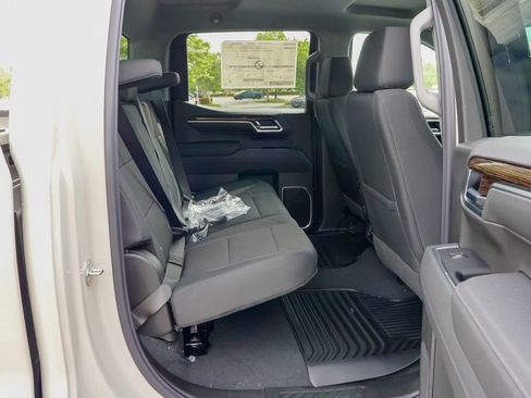 New 2026 GMC Sierra 1500 SLE image 11