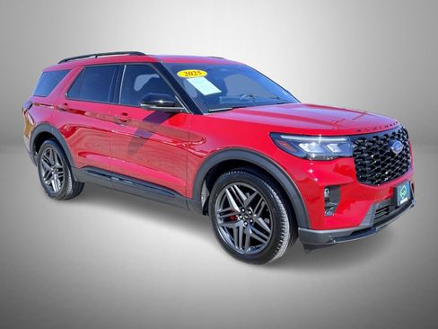 Used 2025 Ford Explorer ST w/ Sun And Sound Package AWD/4WD image 3