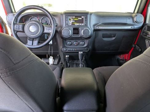 Used 2017 Jeep Wrangler Unlimited Sport w/ Connectivity Group AWD/4WD image 22