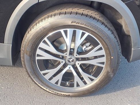 Used 2025 Mercedes-Benz GLA 250 4MATIC image 9