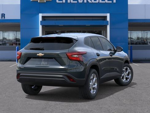 New 2026 Chevrolet Trax LS w/ LS Convenience Package FWD image 28