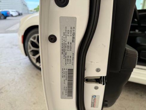 Used 2019 Chrysler 300 Limited RWD image 56