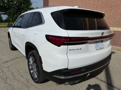Used 2025 Buick Enclave Preferred FWD image 7