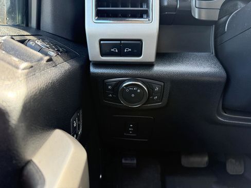 Used 2017 Ford F150 Lariat w/ Equipment Group 502A Luxury image 10