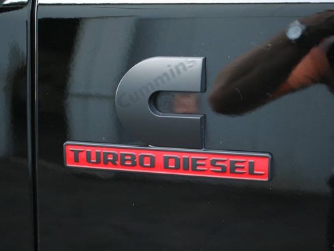 Used 2025 RAM 2500 Laramie AWD/4WD image 33