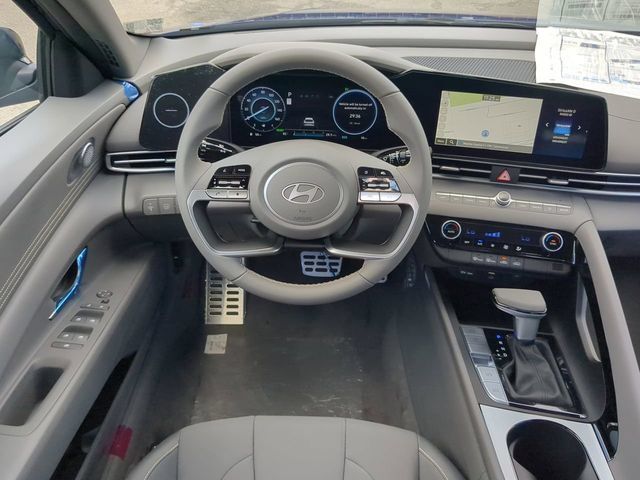 New 2025 Hyundai Elantra SEL FWD image 15