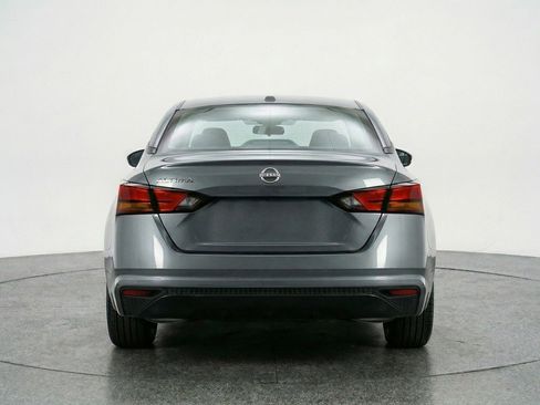 Used 2025 Nissan Altima 2.5 SV FWD image 7