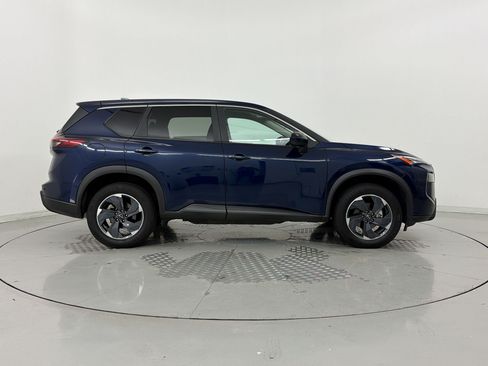 Used 2024 Nissan Rogue SV FWD image 8