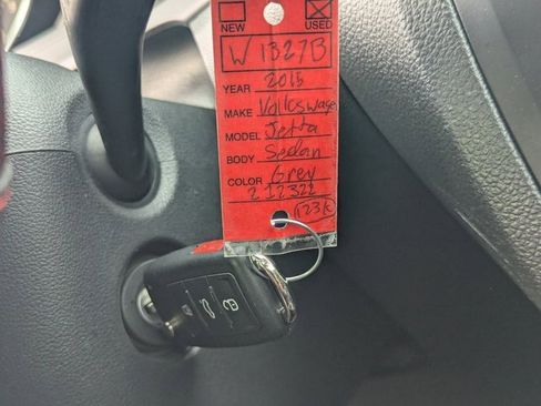 Used 2015 Volkswagen Jetta S image 32