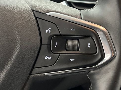 Used 2025 Chevrolet Trax LT w/ LT Convenience Package FWD image 38