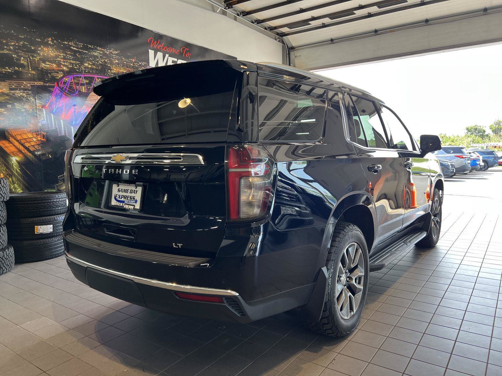 Used 2022 Chevrolet Tahoe LT w/ Luxury Package AWD/4WD image 10