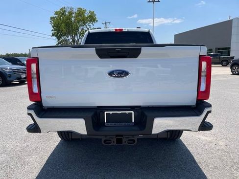 New 2026 Ford F250 XLT w/ FX4 Off-Road Package AWD/4WD image 6