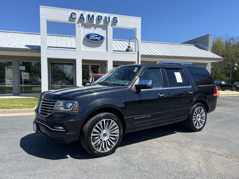 Used 2015 Lincoln Navigator 4WD image 1