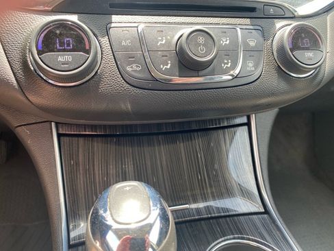 Used 2017 Chevrolet Impala Premier FWD image 22
