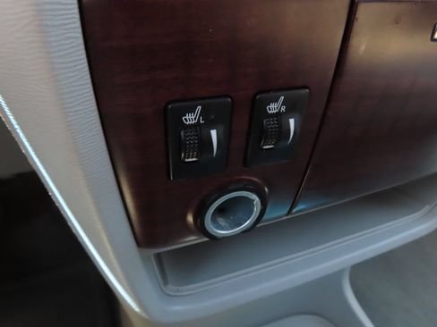 Used 2014 Toyota Sienna XLE FWD image 27