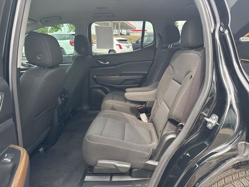 Used 2023 GMC Acadia SLE w/ Driver Convenience Package FWD image 28