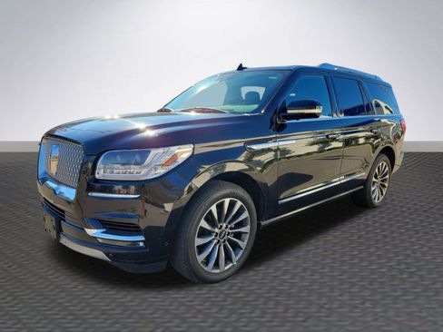 Used 2020 Lincoln Navigator Reserve image 3