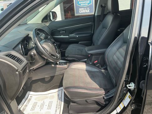 Used 2018 Mitsubishi Outlander Sport SE FWD image 8