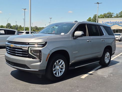 Used 2025 Chevrolet Tahoe LT AWD/4WD image 7