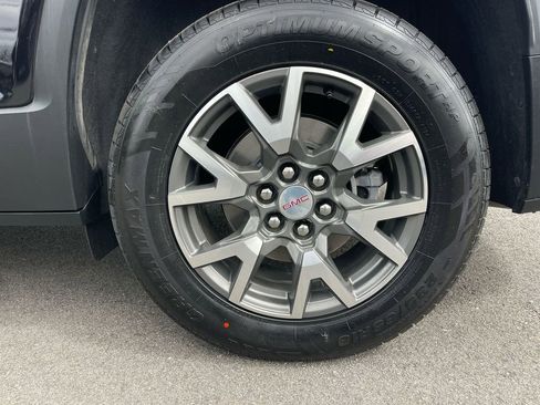 Used 2023 GMC Acadia SLE w/ Driver Convenience Package image 33