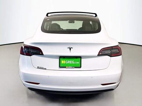 Used 2020 Tesla Model 3 Standard Range Plus image 8