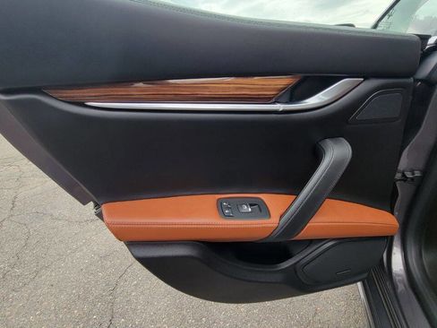 Used 2018 Maserati Ghibli S GranLusso image 25