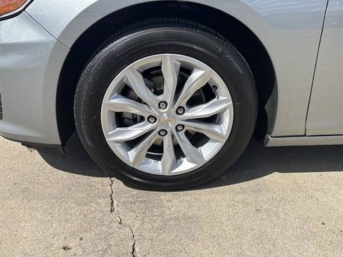Used 2024 Chevrolet Malibu LT FWD image 2